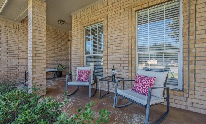 Wellborn Casa | Cozy Back Porch & 🔥Fire Pit, Full Kitchen, Near A&M❤️
