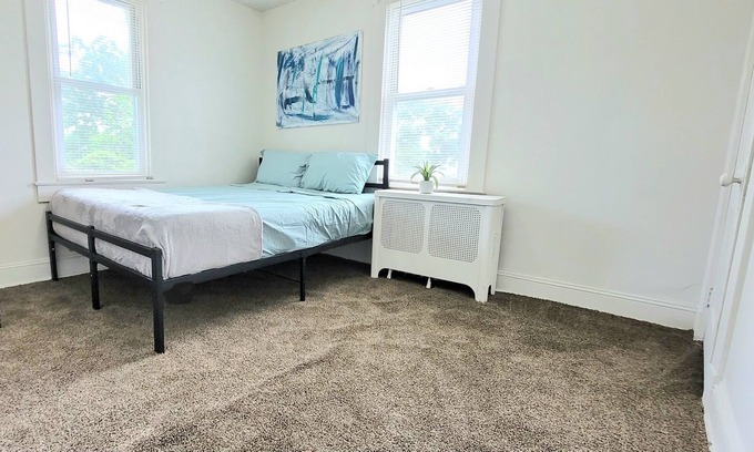 Kenilworth Park Casa | Cozy Baltimore Woods
