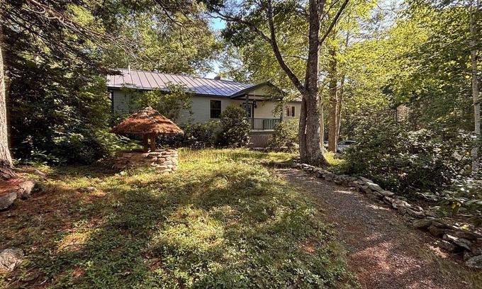 Town Hill Casa | Cozy Bar Harbor home for nature enthusiasts close to Acadia National Park!