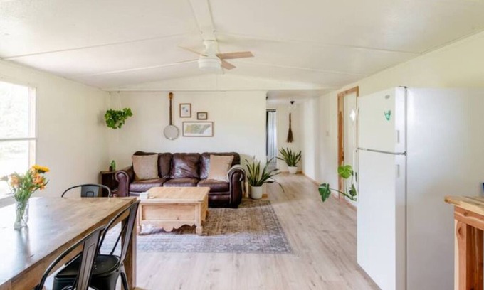 Sequatchie Casa | Cozy basecamp minutes from waterfalls, hiking and climbing