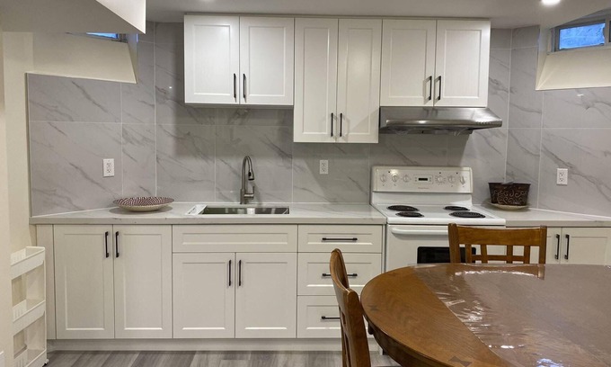Markham Casa | cozy basement apartment