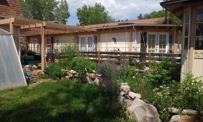 Castle Rock Apartamento | Cozy Basement Apt. Separate Entrance 30-day min.