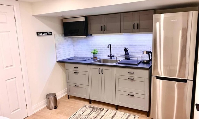 Oakville Apartamento | Cozy basement studio apartment