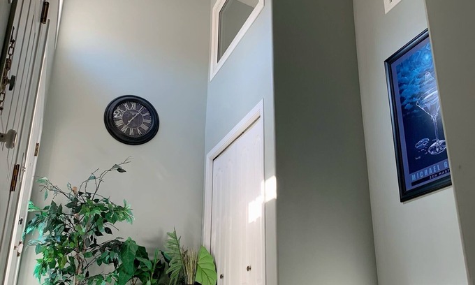 Northwest Edmonton Casa | Cozy Basement Suite close to Downtown