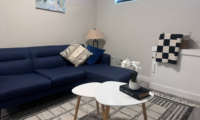 St. James Casa | Cozy basement suite near Airport