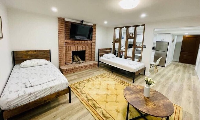 Vaughan Casa | Cozy Basement Suite Near Hwy 400