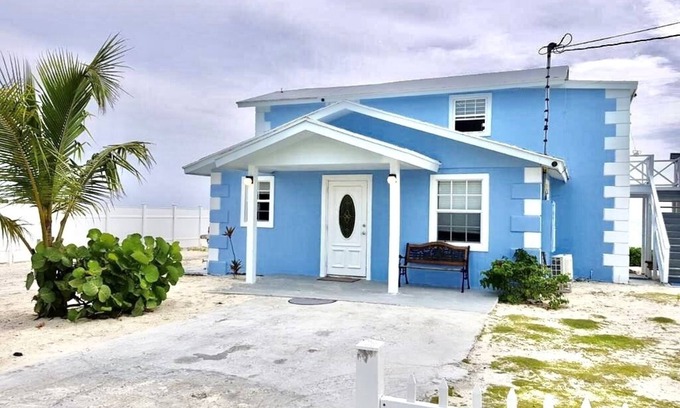 Rokers Point Apartamento | Cozy Beachfront Cottage