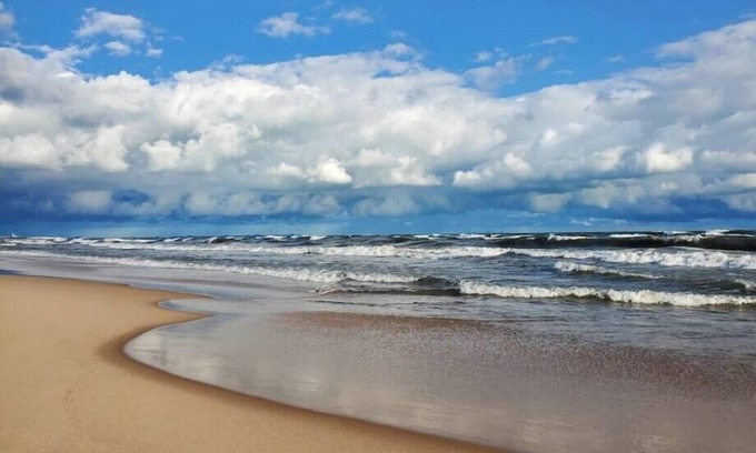 Miller Beach Cabaña | Cozy beach cottage near West Beach.