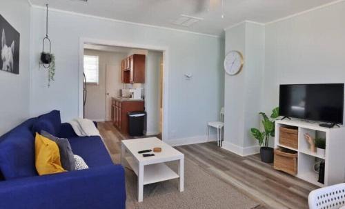Jacksonville Beach Apartamento | Cozy Beach Hideaway - 1 block to the beach