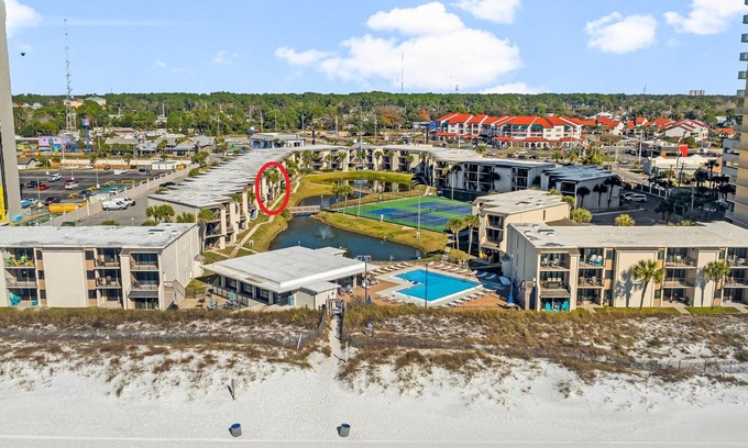 Thomas Drive Condominio | Steps from the beach! monthly rates available