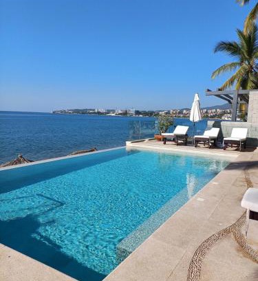 Bucerías Apartamento | Cozy Beachfront PH Getaway