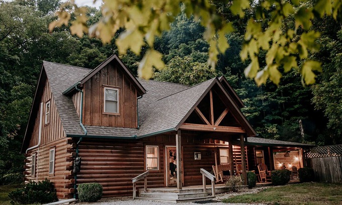 Nashville Cabina | Cozy Bear Cabin * Decoración moderna * ¡Recientemente actualizado! * Bañera de hidromasaje * 5 minutos a Nashville