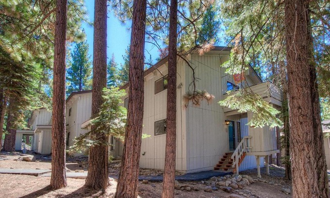 Incline Village Casa | Cozy Bear Lodge by Lake Tahoe Accommodations