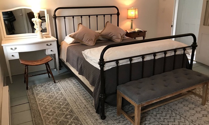 Franklin Casa | ¡Acogedor dormitorio en casa de huéspedes compartida, en el pueblo de Franklin, Nueva York!