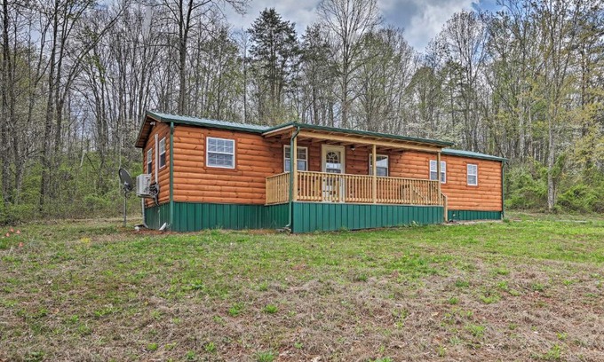 Bidwell Casa | Cozy Bidwell Cabin with Deck Trail and Creek Access!