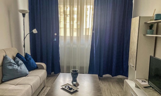 Chiajna Apartamento | Cozy Blue Apartment