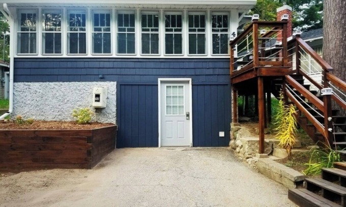 Greenville Cabaña | Cozy Blue Cottage With Access To All Sports Lake.