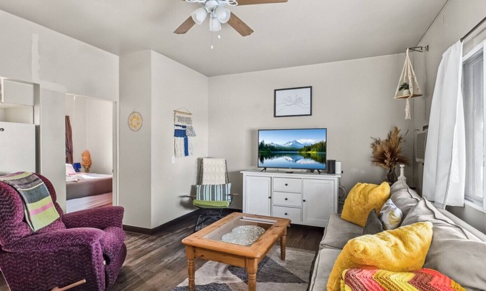 Great Falls Apartamento | Cozy Boho Hideaway 1BR Retreat w/ Smart TV