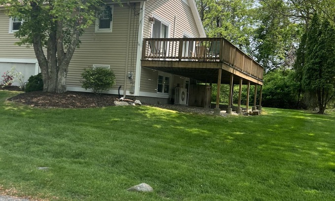 Bonnet Shores Casa | Cozy Bonnet Beach House- quick walk to the beach!