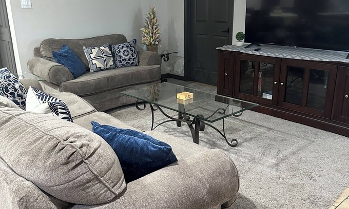 Tyler Casa | Cozy bran new 3 Bedroom 2 Bath Duplex Unit b