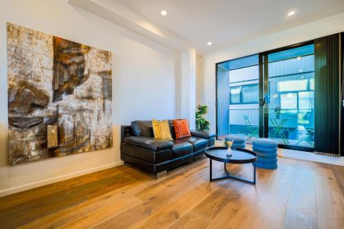Belmont Casa | Cozy Brand New 2 Bedrooms Close to Takapuna Beach