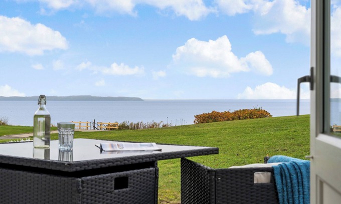 Middelfart Apartamento | Cozy Brenderup Apartment on the beach