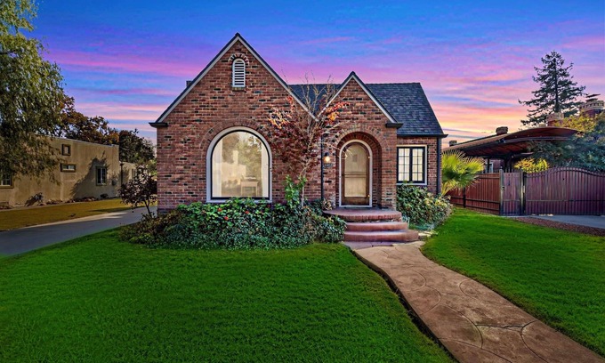 Stockton Casa | Cozy Brick-house 2BR w/Backyard