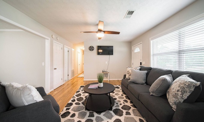 Columbus Casa | Cozy Brick Ranch Home owned and operated by an Army Soldier!!!