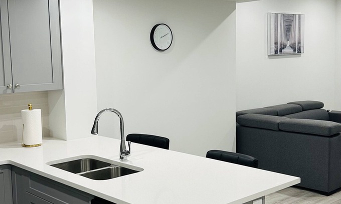 Southwest Calgary Casa | Cozy bright and spacious 1 bedroom basement suite in Southwest Calgary
