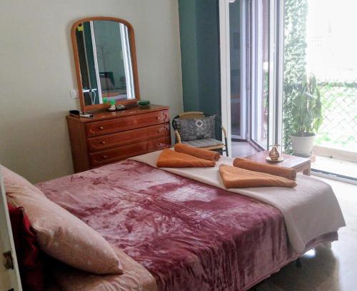 Kolokinthou Apartamento | Cozy & Bright Home - 50m from metro station Άg Antonios