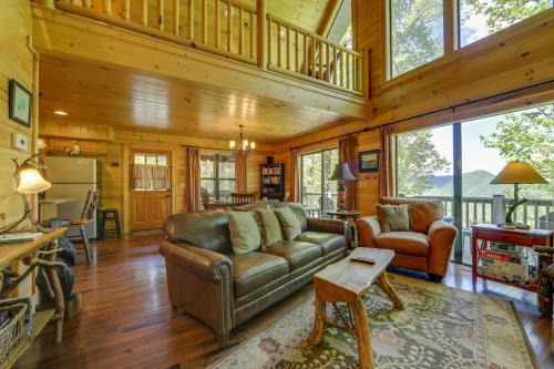 Bryson City Casa | Cozy Bryson City Cabin with Mountain Views!