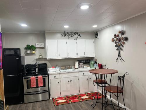 Lackawanna Apartamento | Cozy Buffalo Home-Sleeps 4