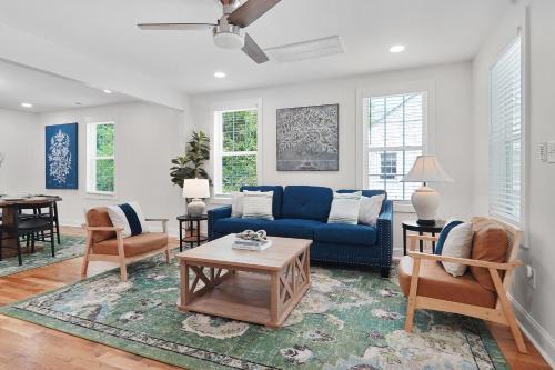 Durham Casa | Cozy Bull Cottage - Duke, Unc, Modern