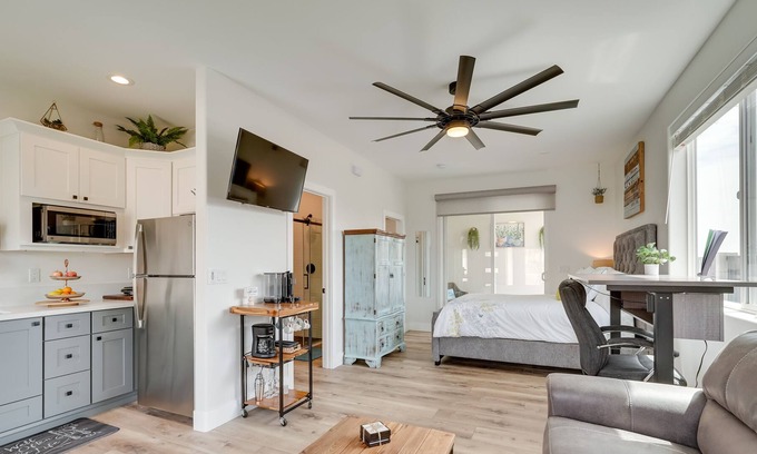 Bullhead City Apartamento | Cozy Bullhead City Studio w/ Patio, 2 Mi to River!