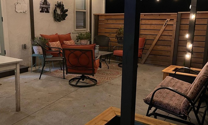 Louisburg Casa | Cozy Bungalow in the quaint small town of Louisburg!