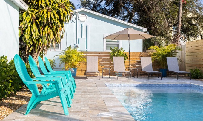 Gulfport Casa | Cozy Bungalow pool home 10 min to beautiful Gulf Coast Beaches