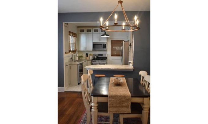 Ludlow Casa | Cozy bungalow with chef's kitchen near Cincinnati