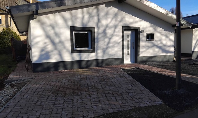 Hinzerath Casa | Cozy bungalow with sauna - directly on the hiking trail "Traumschleife LandZeitTour"