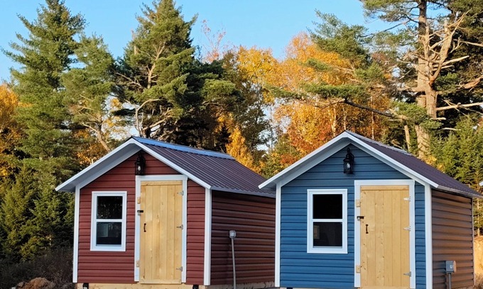 Smiths Corner Cabina | Cozy Bunkie Cabin(dbl bed with dbl Bunkie bed) close to lakes,zipline &vineyards