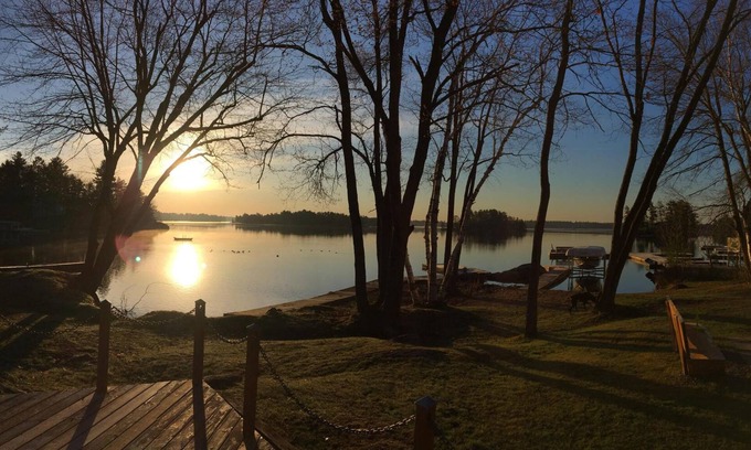 Gravenhurst Cabaña | Cozy By the Docks, Waterfront Rental - Kahshe Lake - Muskoka