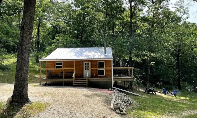 Newton County Cabina | Cozy Cabin minutes from the Buffalo National River at Historic Erbie!