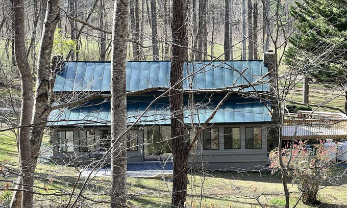 Peaks Cabina | Cozy Cabin Natural Bridge VA