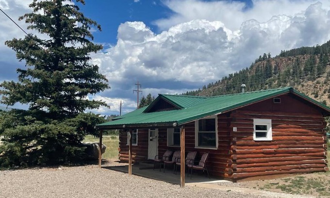 South Fork Casa | Cozy cabin #1 at Aspen Ridge Cabins