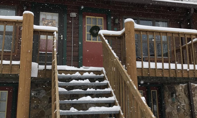 Snowshoe Condominio | Acogedora cabaña 1 BR con raquetas de nieve