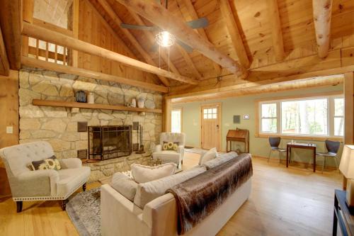 Bath Casa | Cozy Cabin 12 Mi to Miami University - Oxford!