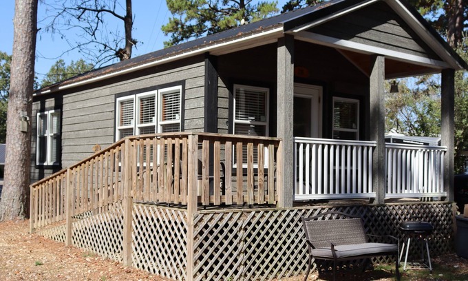 Holladay Cabaña | Cozy Cabin #28 Kentucky Lake GREAT fishing - Camden TN
