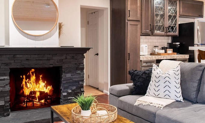Crestline Cabina | Cozy Cabin - 5 min walk to the lake!