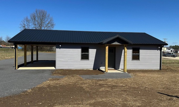 Grant Cabina | Cozy Cabin 5 mins from the lake~Covered Boat Port w/power & lights~Pets~WIFI