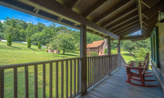 Blowing Rock Apartamento | Cozy Cabin #6 - Sleeps 6 - Full kitchen + fireplace - between Boone & Blowing Rock NC