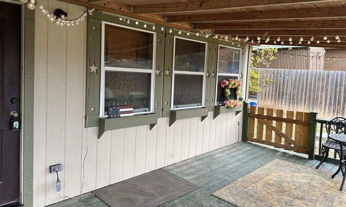 Clifton Cabina | Cozy Cabin by Lake Whitney!